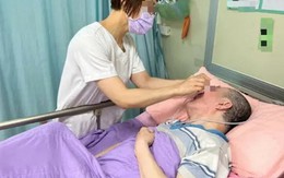 Người đàn ông 65 tuổi đột quỵ suýt tử vong chỉ vì chọn sai... một chiếc gối