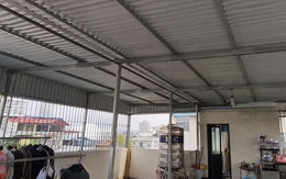 Vì sao ngày càng nhiều gia đình không còn lợp kín mái sân thượng? 2 cách làm mới vừa chắn nắng mưa vừa giữ được khoảng trời