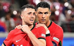 Ronaldo phẫn nộ, yêu cầu cấm vĩnh viễn CĐV xúc phạm Ruben Neves và cố cầu thủ Diogo Jota