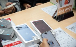 Người Việt dậy sớm xếp hàng dài mua iPhone 18