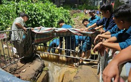 Vụ nam sinh ngã xuống cống tử vong: Lý do không có người của đơn vị duy trì thoát nước ứng trực ở điểm ngập