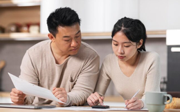 Thu nhập 42 triệu mỗi tháng mà hỏi đến tiền thì vợ bảo "nhà làm gì còn đồng nào": Chết điếng vì một khoản chi không ngờ đến