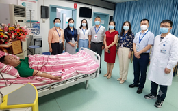 Chồng bị tai nạn, nhóm đồng nghiệp đến thăm, trong đó có một cô gái rơm rớm nước mắt: Tôi lập Facebook giả rồi phát hiện sự thật sốc óc