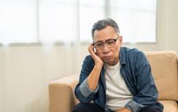 Sốc nghỉ hưu: Buổi sáng trước đây cả chục người chào, nay chỉ có vợ hỏi ăn gì