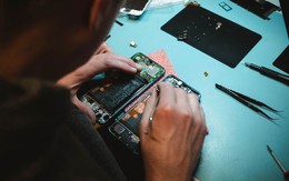 Nghịch lý: Vì sao điện thoại thông minh được quảng cáo ngày càng cải tiến nhưng tuổi thọ chẳng như xưa?