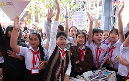 Vầng trăng Tây Giang nghe lời chúc từ hai đầu đất nước