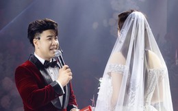 Akira Phan bật khóc cám ơn vợ: "Đêm nào cũng tâm sự cùng em, cười giỡn cùng em mà không biết chán"