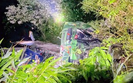 Xe đầu kéo lao vào hộ lan trên quốc lộ, tài xế tử vong