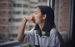 5 biểu hiện tưởng là "ngoan và hiểu chuyện" nhưng có thể là dấu hiệu trẻ đang ngày càng tự ti