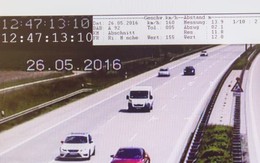 'Kỳ án' tại quốc gia đỉnh cao công nghệ: 2 xe Mercedes vi phạm trên cao tốc, một tài xế 2 lần trắng án