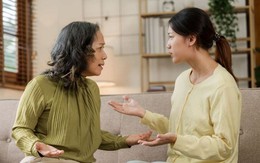 Tôi phát hiện mẹ mình luôn nói dối mỗi khi con cái hỏi chuyện tiền bạc, đến lần thứ ba tôi mới biết lý do