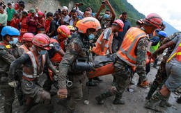 Vật lộn thoát lũ tử thần trong hầm thuỷ điện Nepal, xung quanh toàn xác chết