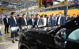 Thăm nhà máy VinFast, Tổng thống Myanmar bày tỏ ấn tượng với 3 thứ của hãng xe “Made in Vietnam”