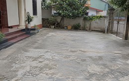 Vì sao ngày càng nhiều gia đình không còn làm sân hoàn toàn bằng bê tông? 2 lựa chọn mới vừa đẹp vừa giảm cảm giác nóng bí