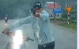 Bắt nghi phạm giật điện thoại, rút dao uy hiếp phụ nữ giữa đường