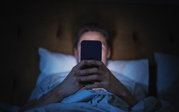 Lời khuyên dành cho tất cả các gia đình xem điện thoại trước khi ngủ