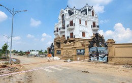 Biệt thự đồ sộ gần 1.000m2 được "thần đèn" di dời để làm đường ở Bắc Ninh: Chủ nhà tiết lộ chi phí
