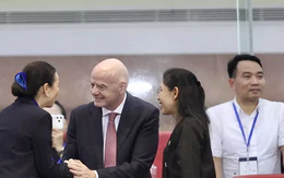 Sóng gió bủa vây, Chủ tịch FIFA Gianni Infantino quyết không lùi bước
