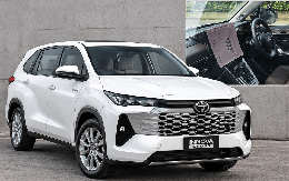 Toyota Innova Cross 2027 tiếp tục lộ ảnh nội thất, màn giải trí dễ được 'lên đời'