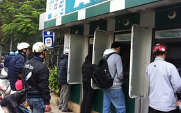 ATM nhếch nhác trước ngày thu phí