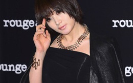 Nữ hoàng gợi cảm Kim Hye Soo bất ngờ đổi phong cách kín đáo