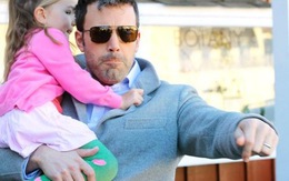 Ben Affleck ‘tung cước’ bảo vệ con gái trước paparazzi