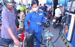 Giảm giá xăng dầu: Ngồi chờ sung rụng