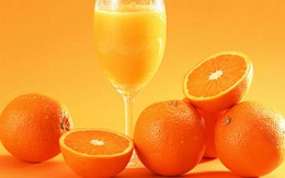 Uống nước cam mỗi sáng phòng viêm khớp
