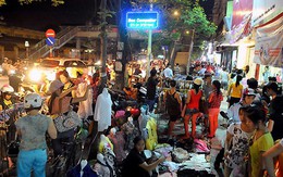 Vì sao thời trang vỉa hè vẫn đông khách?