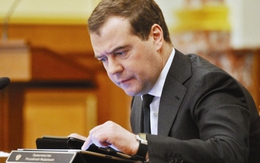 Thủ tướng Nga nghi ngờ các 'tiến sĩ quan'