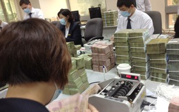 Lương nhân viên ngân hàng Việt giảm mạnh