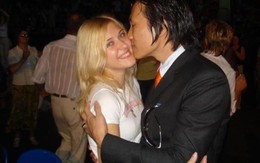 Đại gia Tuyên Quang xài hàng hiệu và nhiều gái đẹp vây quanh