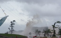 Xem bão tại Đồ Sơn, 1 thanh niên bị  cuốn trôi