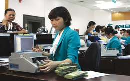 Thời khốn khó, ngân hàng tự chặt bớt 'chân tay'