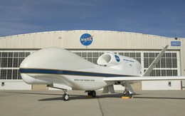 Cận cảnh ‘thợ săn bão’ không người lái của NASA