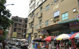 Khách mua nhà lại dọa kiện "đại gia điếu cày"