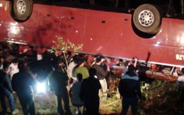 Xe khách lao xuống vực 7 người chết, 39 người bị thương