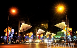 Đường phố Sài Gòn ngập tràn sắc xuân