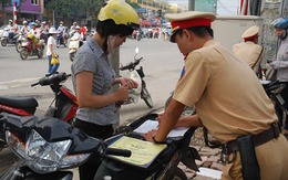 Tình huống tranh luận trong tuần: Lắp thêm tấm nhựa vào đuôi xe bị phạt 700 nghìn đồng