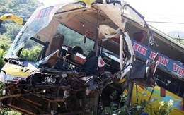 Khánh Hòa: Xe khách lại gây tai nạn, 6 người chết và bị thương