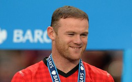 Rooney chơi trò bắt cá hai tay