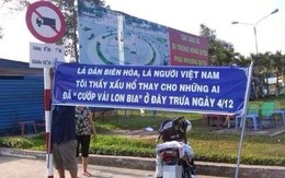 Người Đồng Nai giăng biển "xin lỗi" vì hành động hôi của