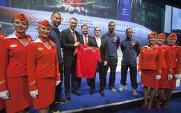 Sao Man United vui vẻ trong lễ ký HĐ với hãng hàng không Nga