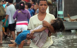 Philippines sau bão: Mỗi bức hình như một vết cứa vào tim