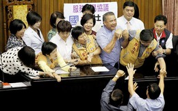 TG 24h qua ảnh: Quốc hội Đài Loan 'loạn' vì Trung Quốc