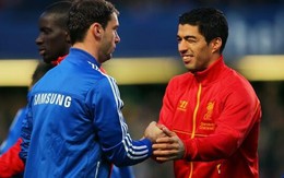 Suarez nháy mắt trêu tức Ivanovic trước đại chiến