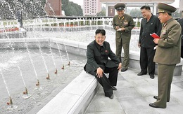Những chuyện kỳ lạ ở Triều Tiên: Gặp lãnh tụ nhất định phải mang giấy bút