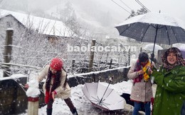 Tuyết rơi ở Sapa: "Giới trẻ háo hức thì nên mừng vui mới đúng"!