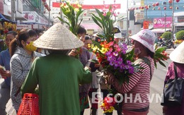 Du khách bị đeo bám, "chặt chém" tại chùa Bà