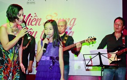 Mỹ Linh đưa con gái Mỹ Anh lên sân khấu hát từ thiện